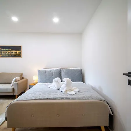 Elegant With Balcony - 30 Min From Centre * Kassa