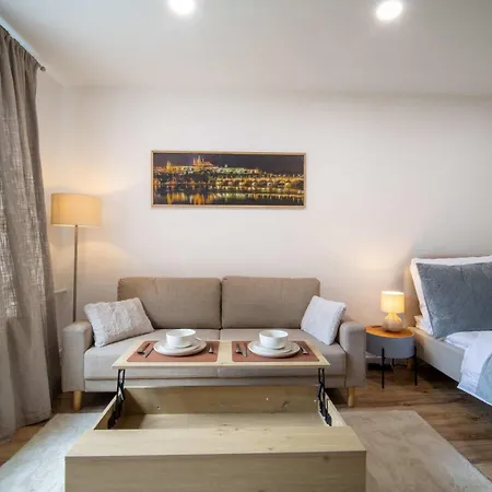 Apartamento Elegant With Balcony - 30 Min From Centre Košice